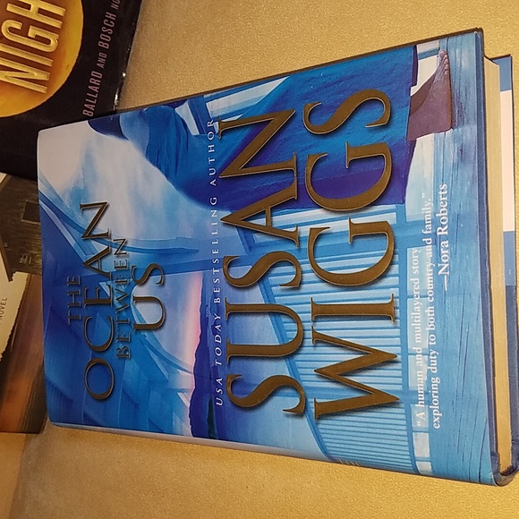 4 books Michael Connelly,Sandra Brown,Janet Evanovich, Susan Wiggs - Picture 8 of 9